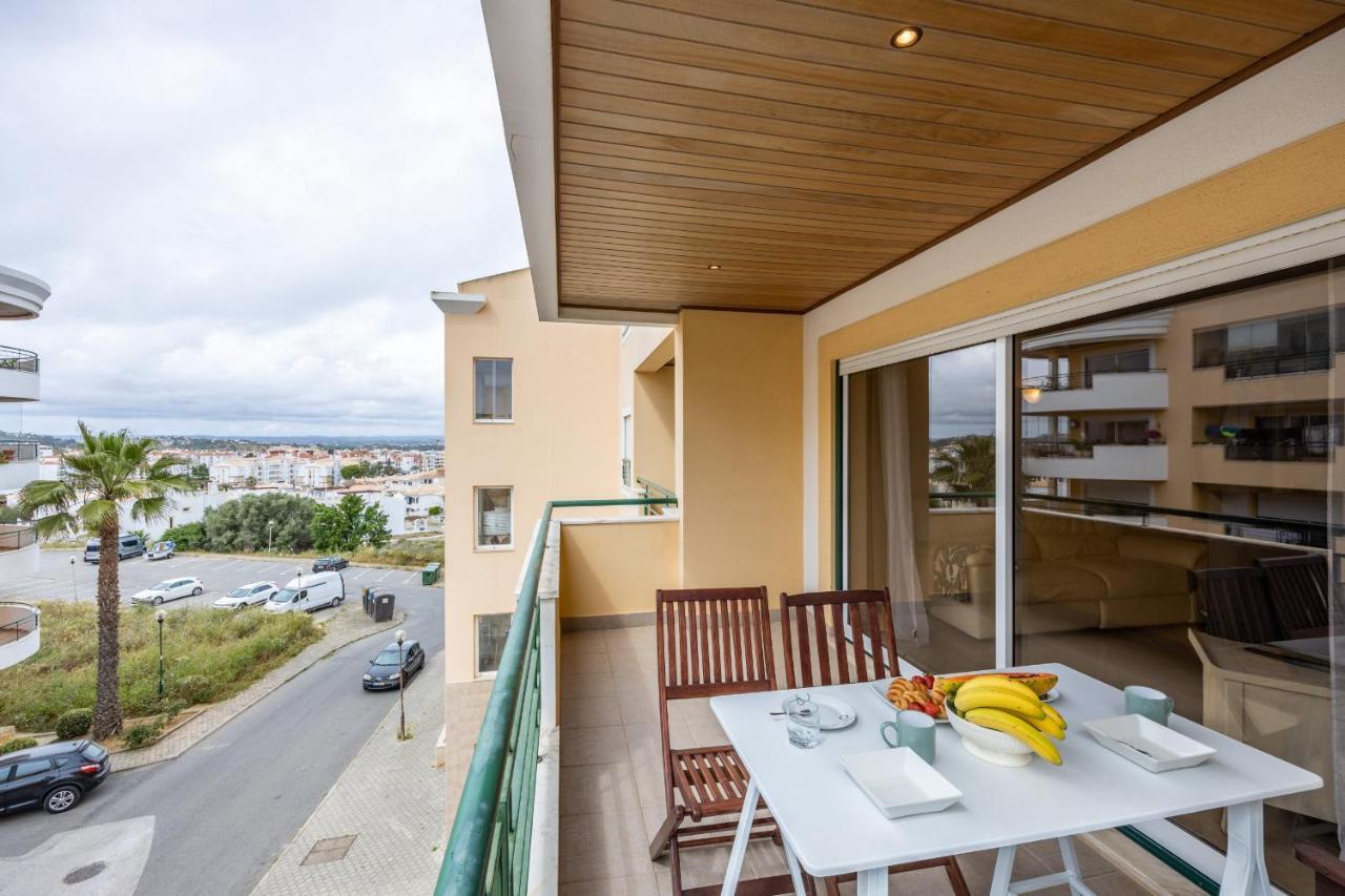 Uptown Lovers Apartment By Seewest Lagos Exterior photo